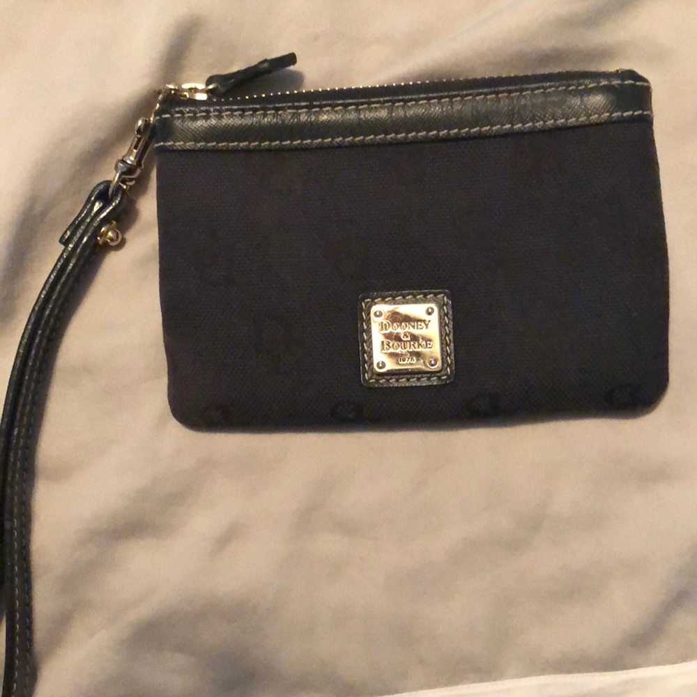 Dooney & Bourke wristlet